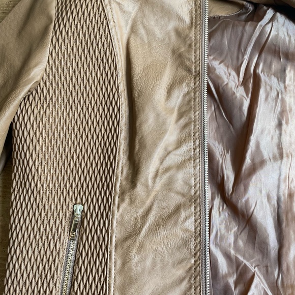 Leather jacket - Picture 4 of 5